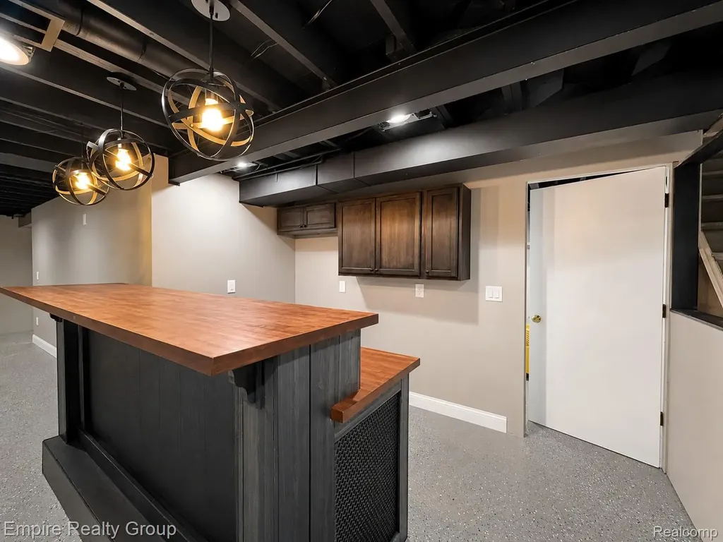 2766 W Huron Street Waterford Charter Township MI 48328