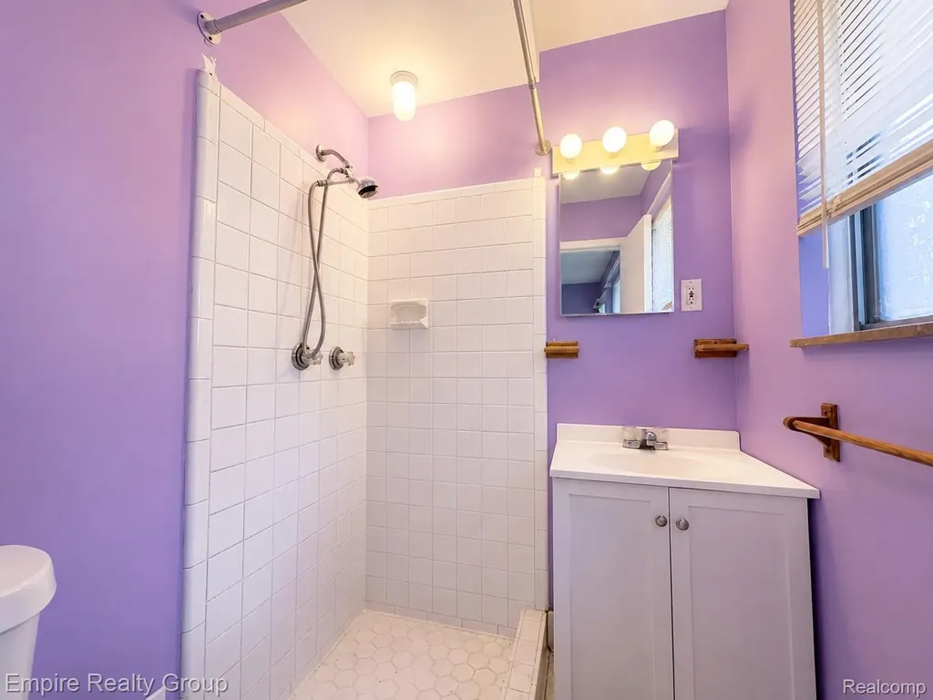 2766 W Huron Street Waterford Charter Township MI 48328