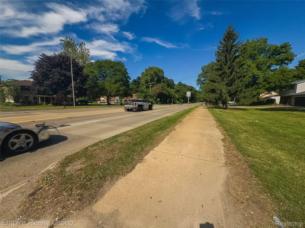 2766 W Huron Street Waterford Charter Township MI 48328