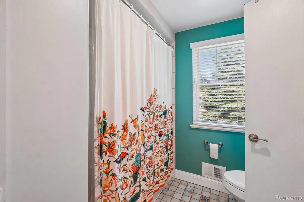 2714 Silverstone Lane Waterford Charter Township MI 48329