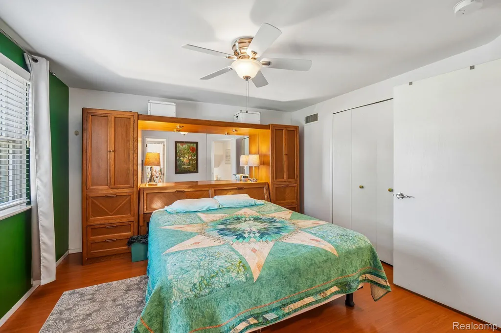2714 Silverstone Lane Waterford Charter Township MI 48329