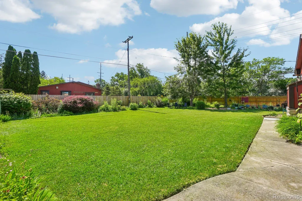 2714 Silverstone Lane Waterford Charter Township MI 48329