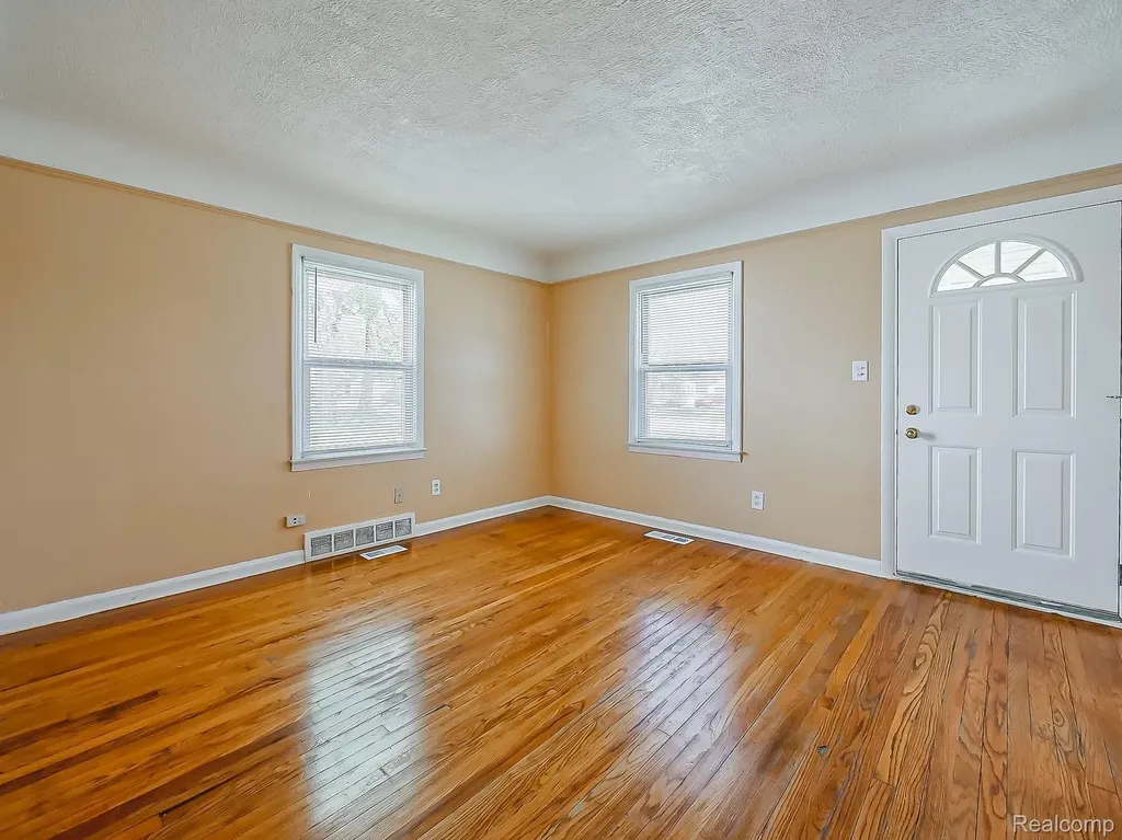 13957 San Jose Avenue Redford Charter Township MI 48239
