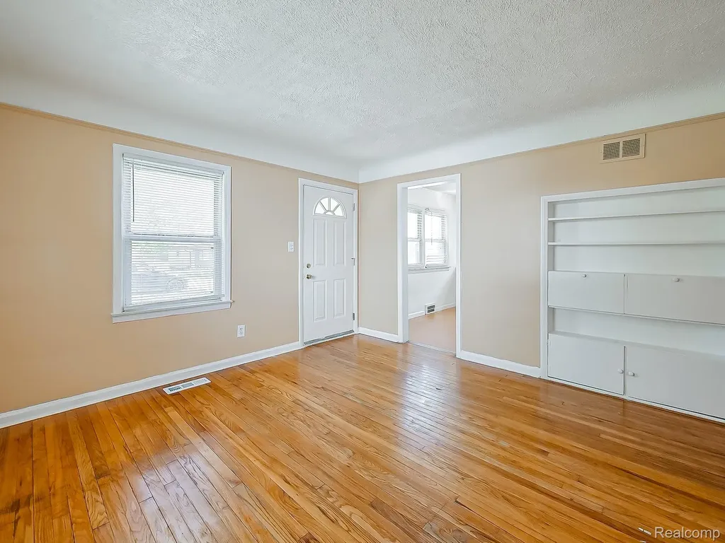13957 San Jose Avenue Redford Charter Township MI 48239