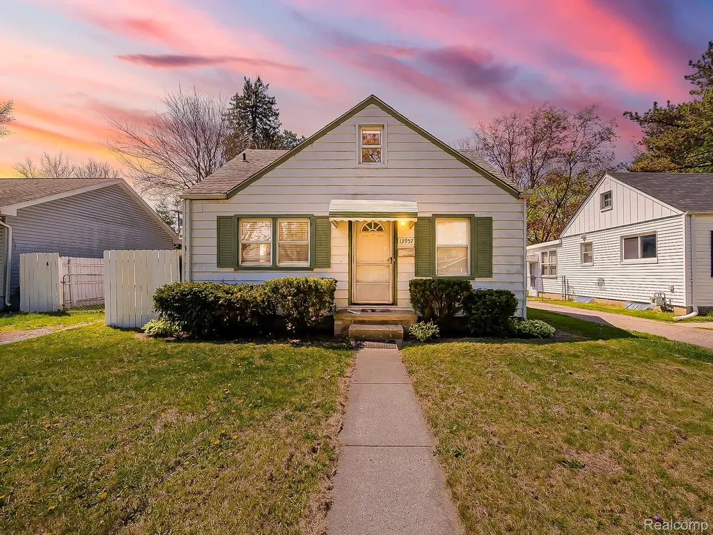 13957 San Jose Avenue Redford Charter Township MI 48239