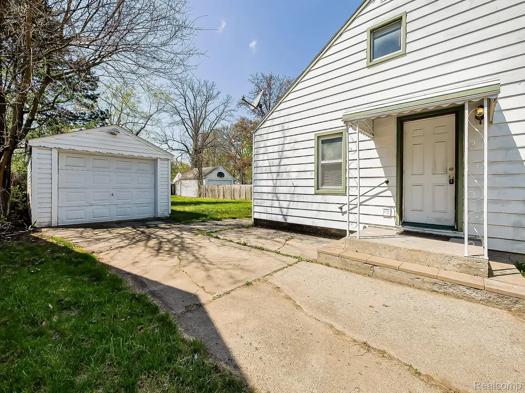 13957 San Jose Avenue Redford Charter Township MI 48239