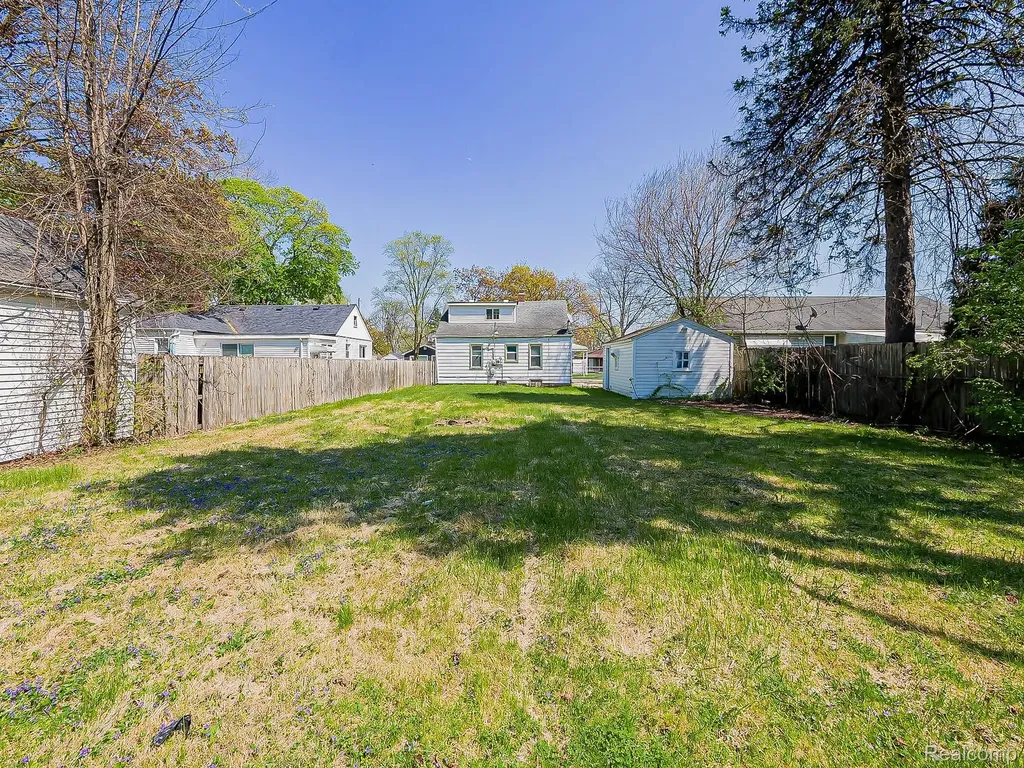 13957 San Jose Avenue Redford Charter Township MI 48239