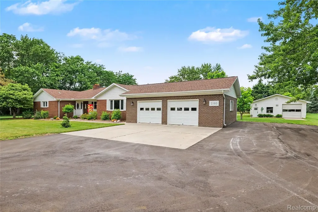 2180 Hurst Road St. Clair City MI 48079