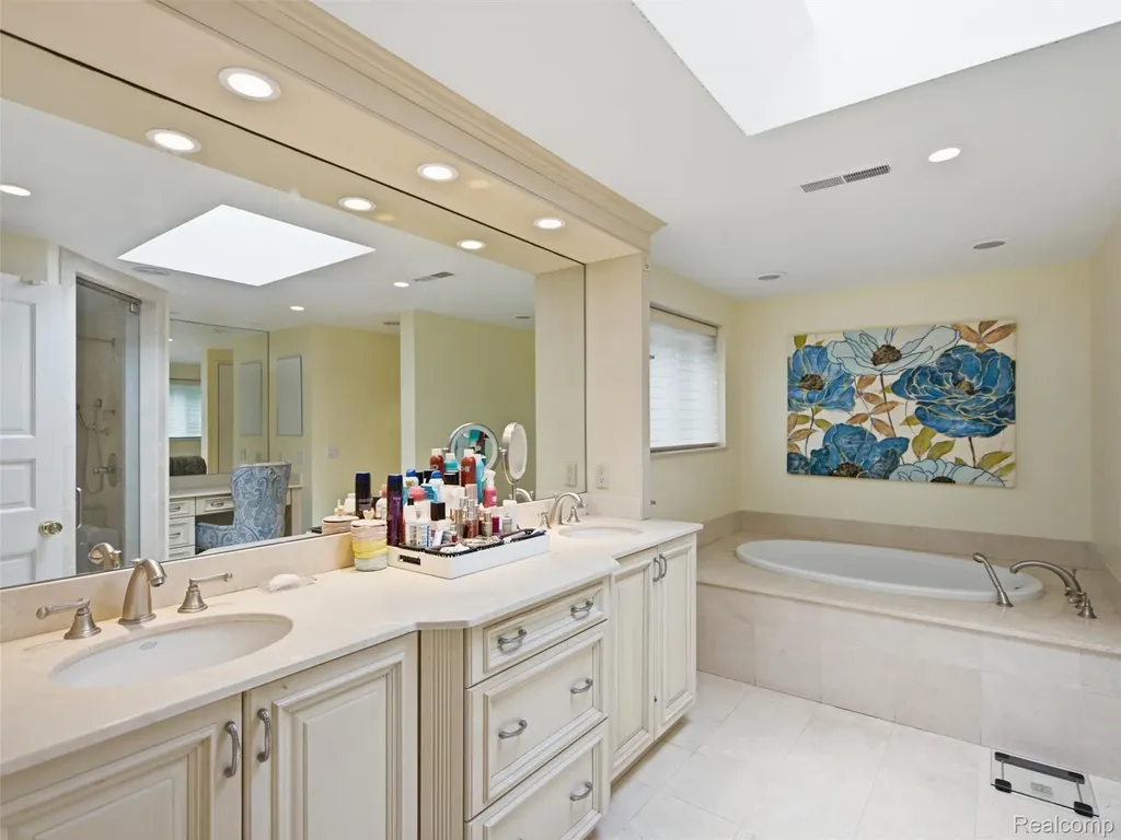 1281 Twin Maples Lane Bloomfield Hills City MI 48301