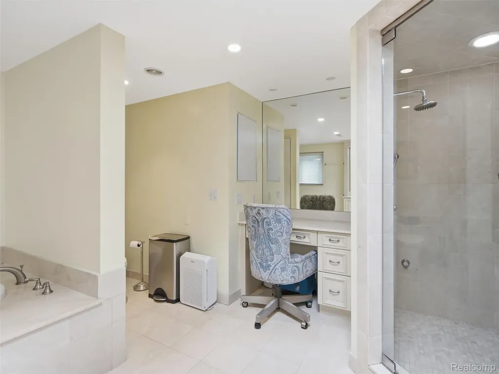 1281 Twin Maples Lane Bloomfield Hills City MI 48301