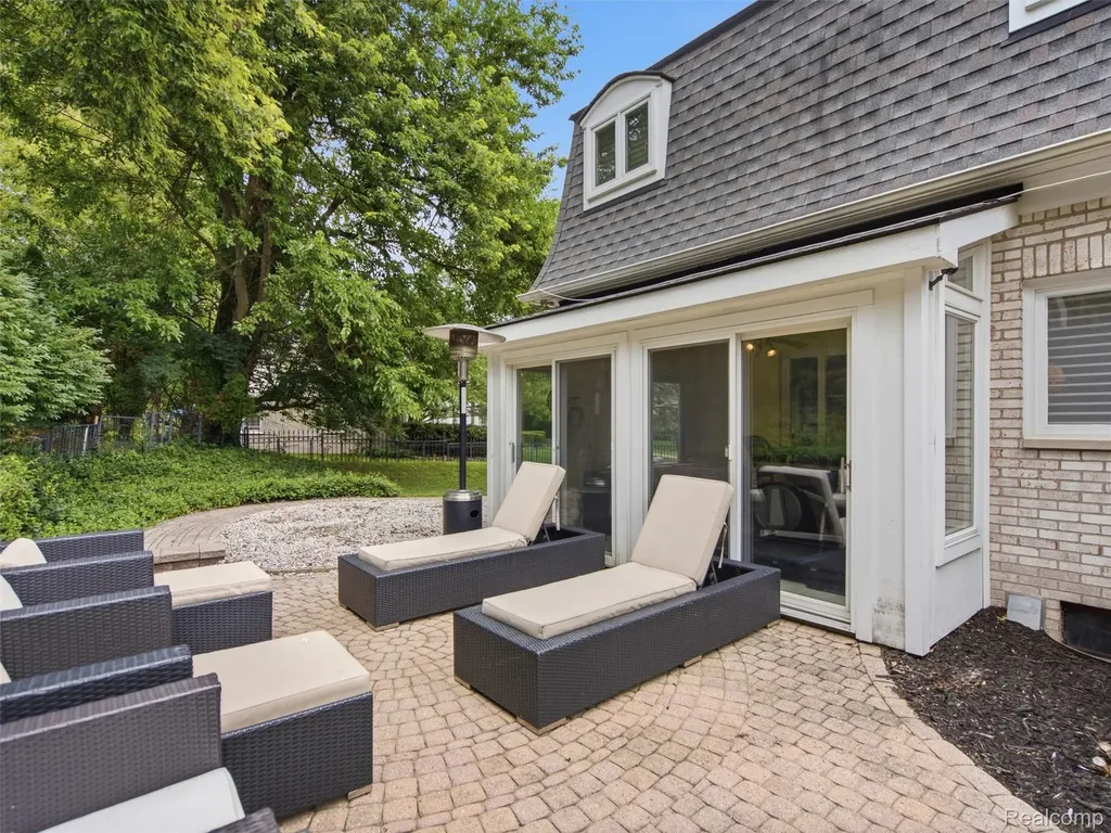 1281 Twin Maples Lane Bloomfield Hills City MI 48301