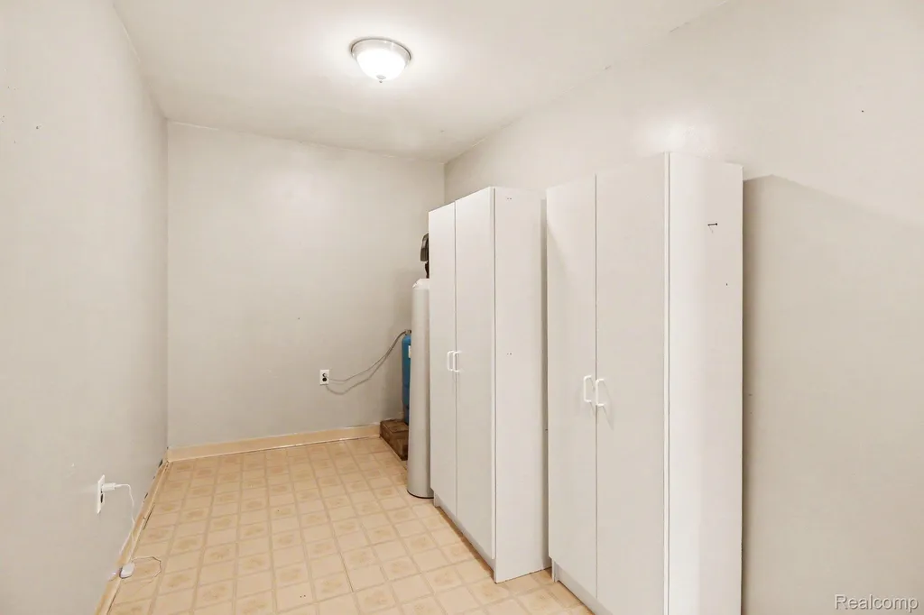 2176 Kingston Drive Hamburg Township MI 48169