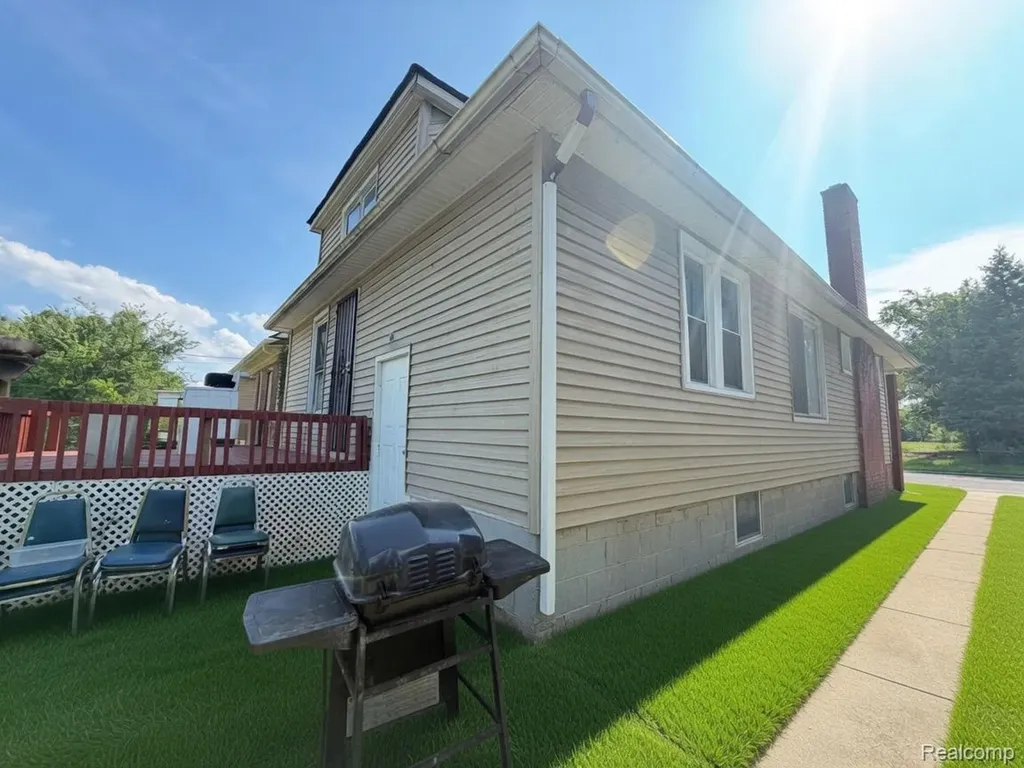 9940 Manor Street Detroit City MI 48204