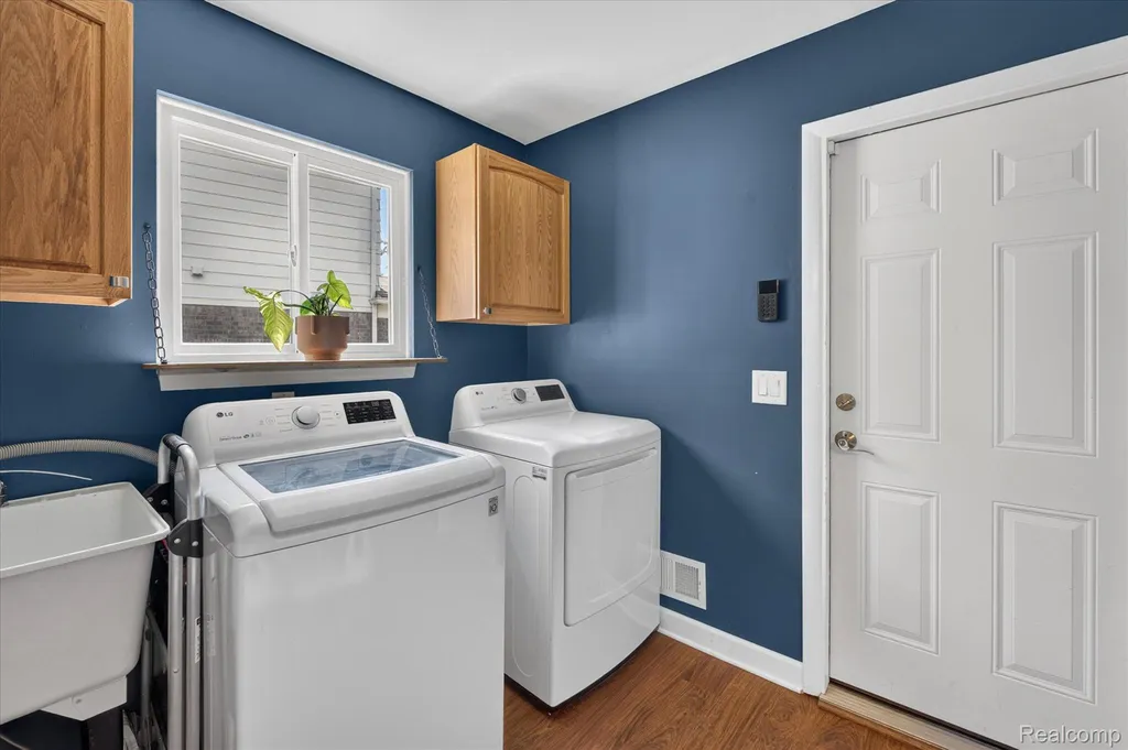 42854 Lombardy Drive Canton Charter Township MI 48187