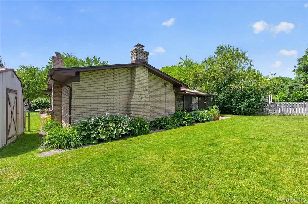 42854 Lombardy Drive Canton Charter Township MI 48187