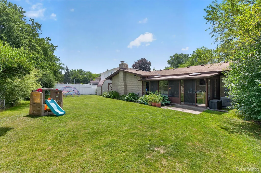 42854 Lombardy Drive Canton Charter Township MI 48187