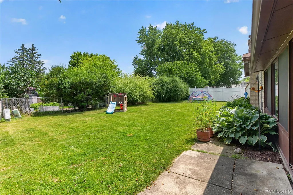 42854 Lombardy Drive Canton Charter Township MI 48187