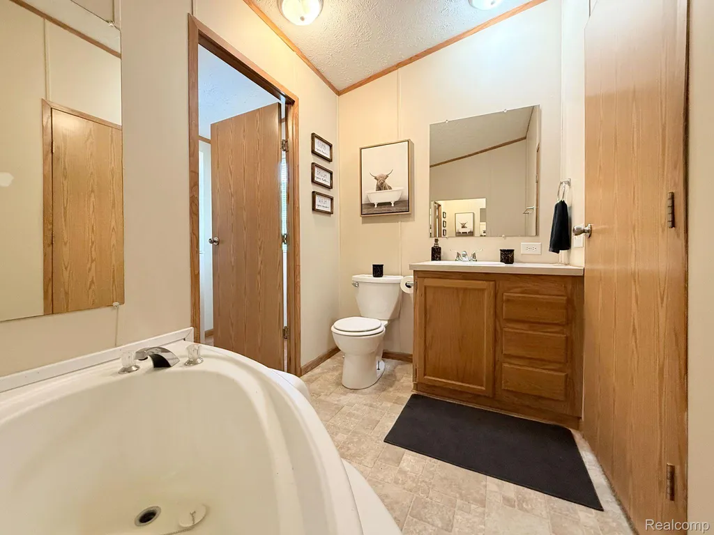 317 Scarlet Oak Lane Augusta Charter Township MI 48190