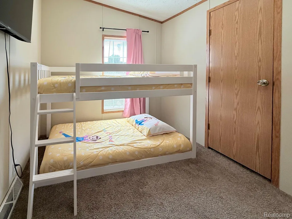 317 Scarlet Oak Lane Augusta Charter Township MI 48190