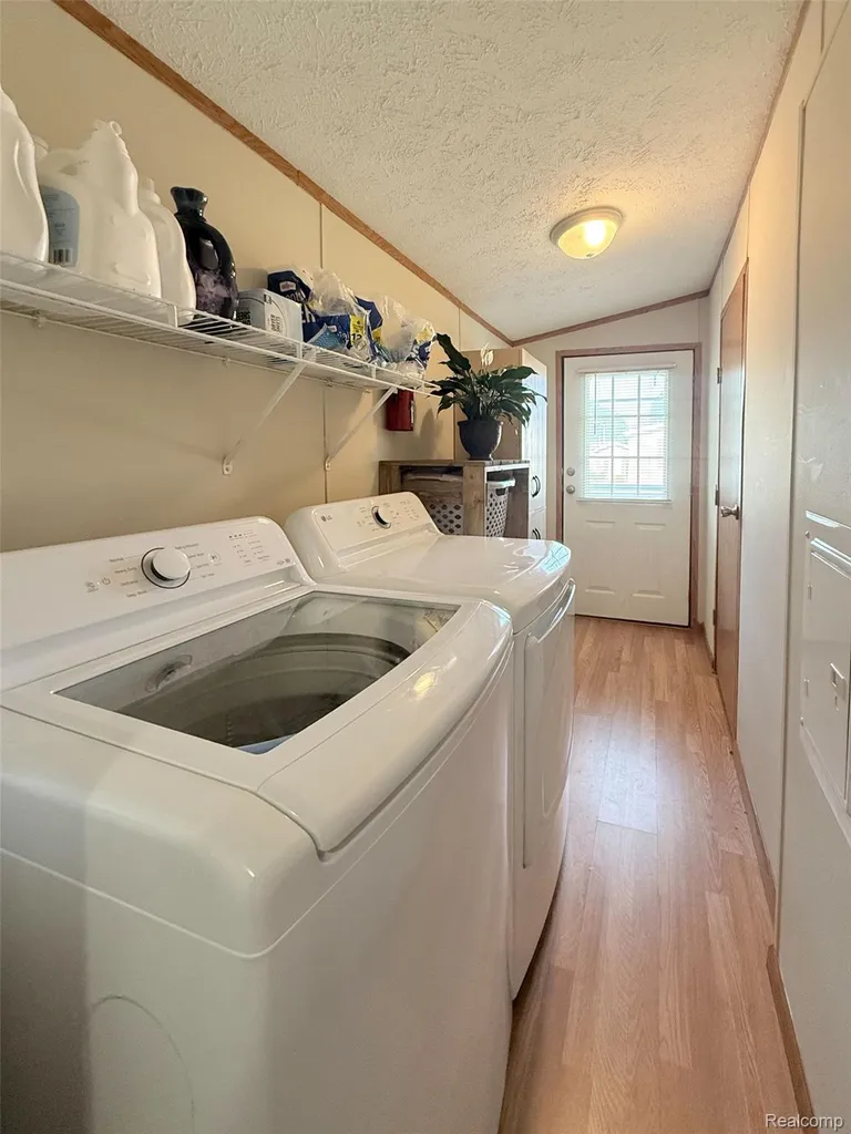 317 Scarlet Oak Lane Augusta Charter Township MI 48190