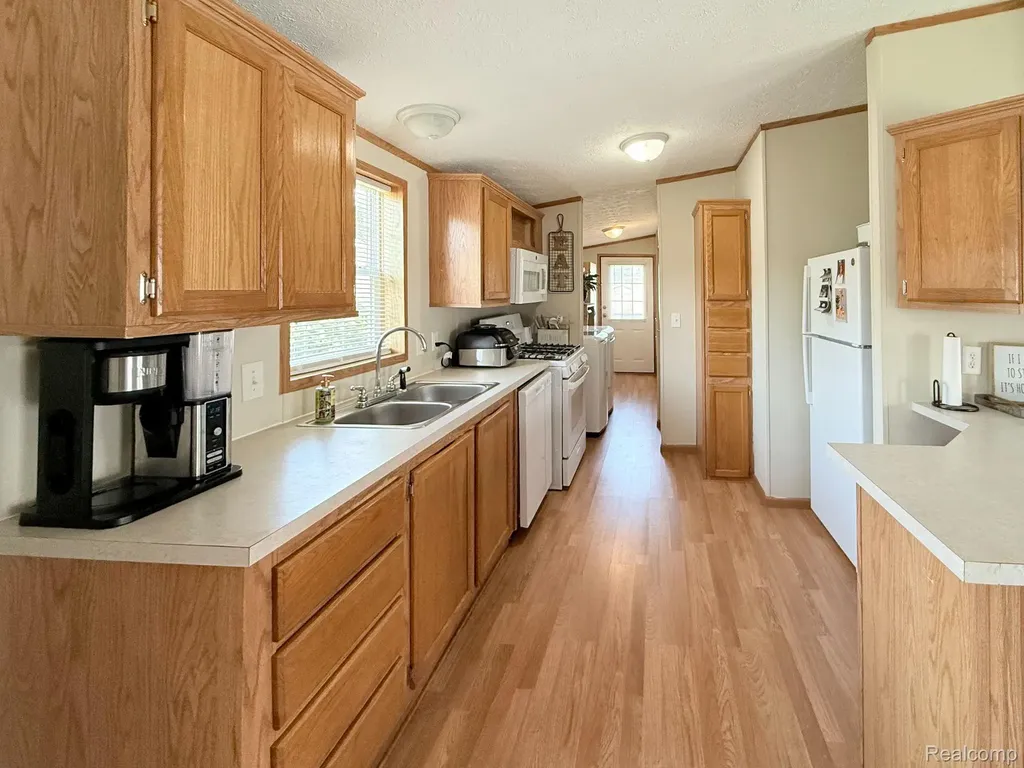 317 Scarlet Oak Lane Augusta Charter Township MI 48190