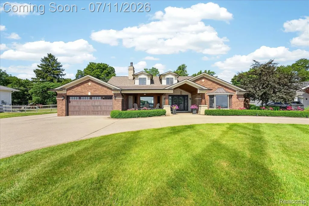 23750 E River Road Grosse Ile Township MI 48138