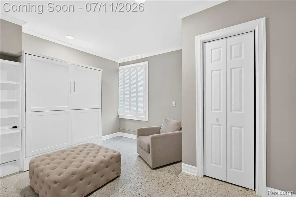 23750 E River Road Grosse Ile Township MI 48138
