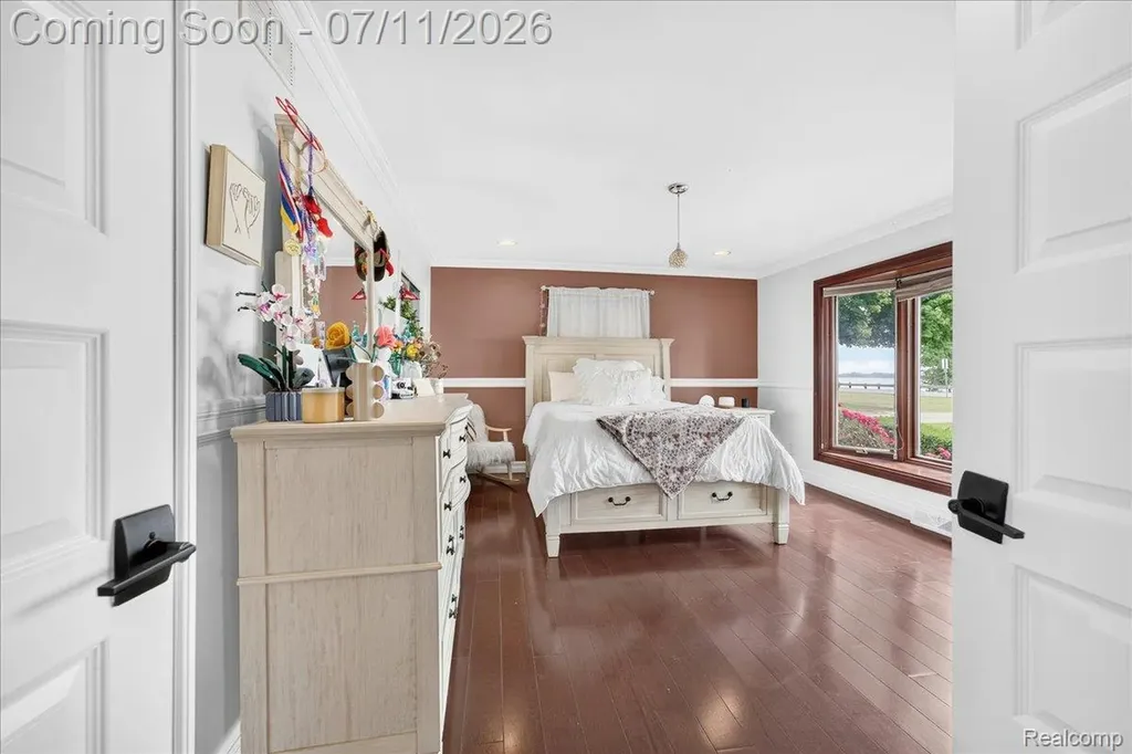 23750 E River Road Grosse Ile Township MI 48138