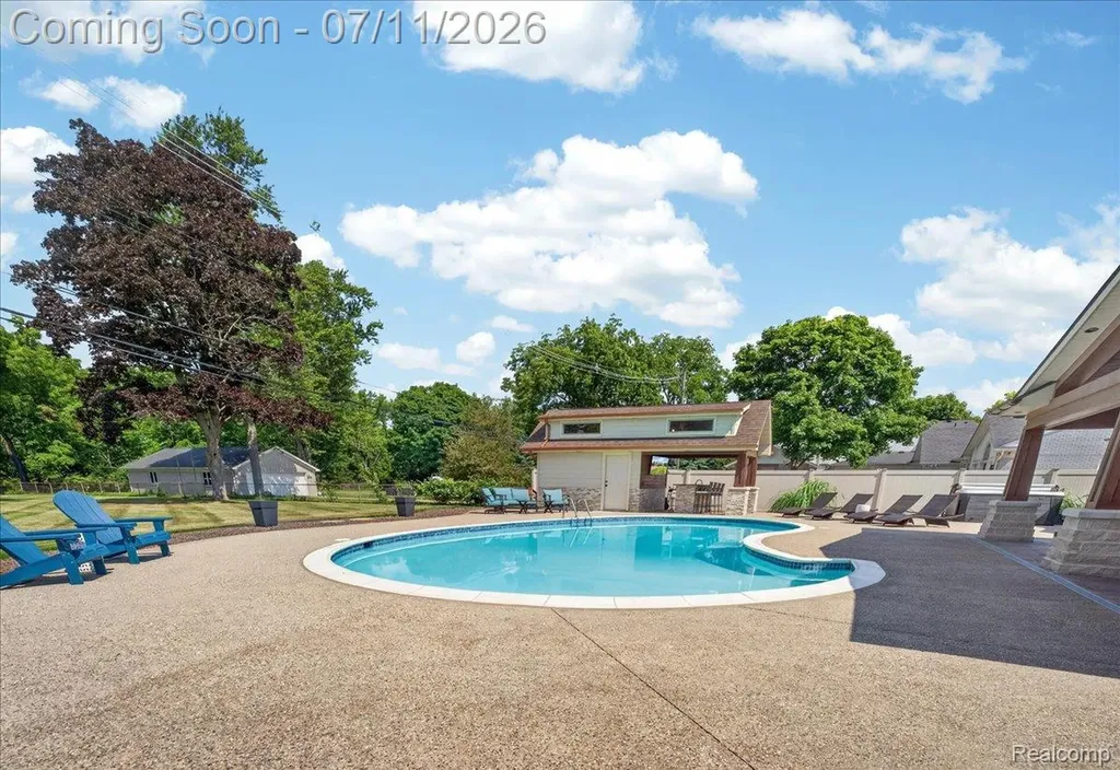 23750 E River Road Grosse Ile Township MI 48138