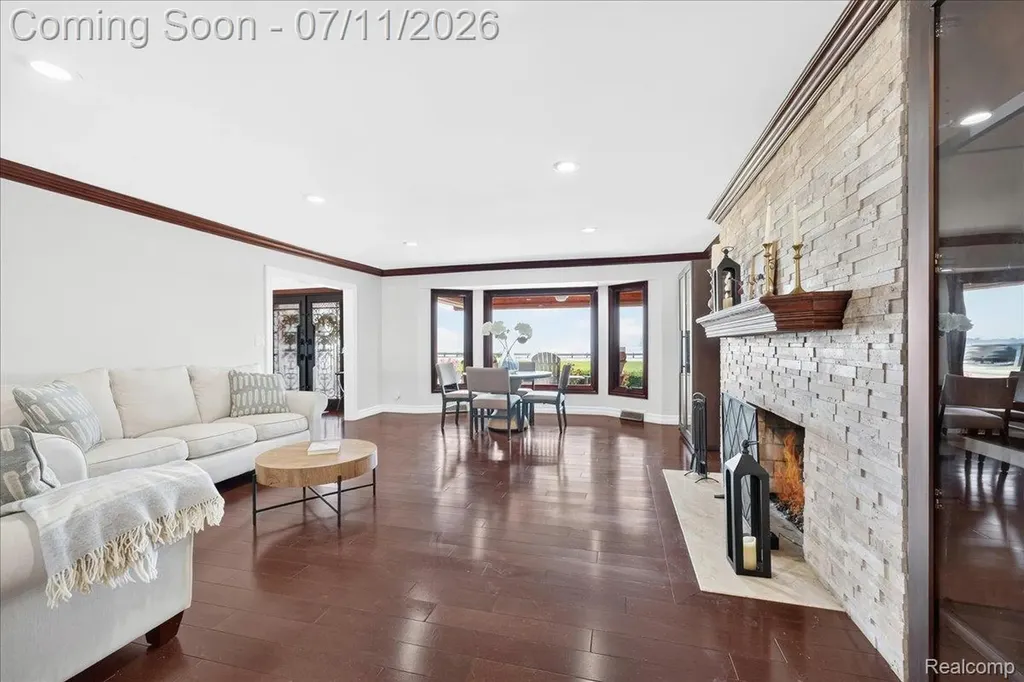 23750 E River Road Grosse Ile Township MI 48138
