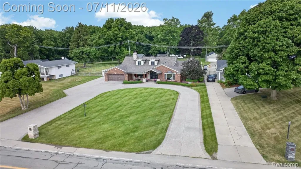 23750 E River Road Grosse Ile Township MI 48138
