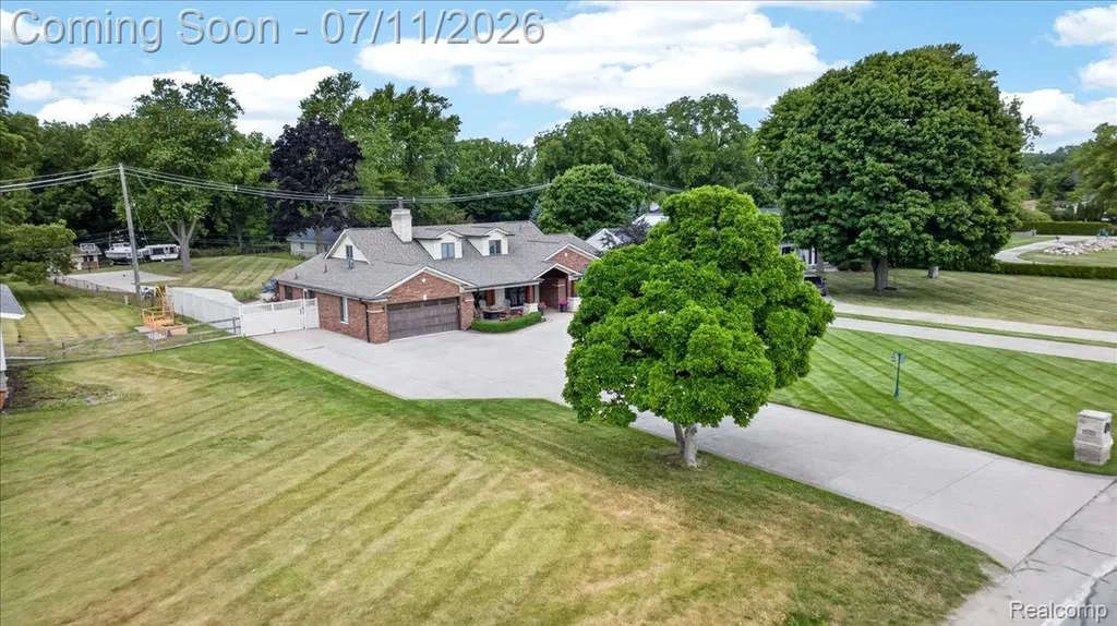 23750 E River Road Grosse Ile Township MI 48138