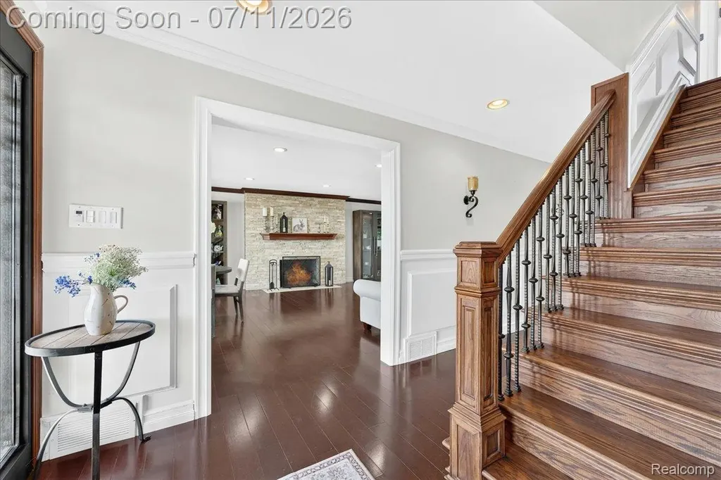 23750 E River Road Grosse Ile Township MI 48138