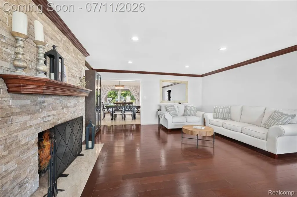 23750 E River Road Grosse Ile Township MI 48138