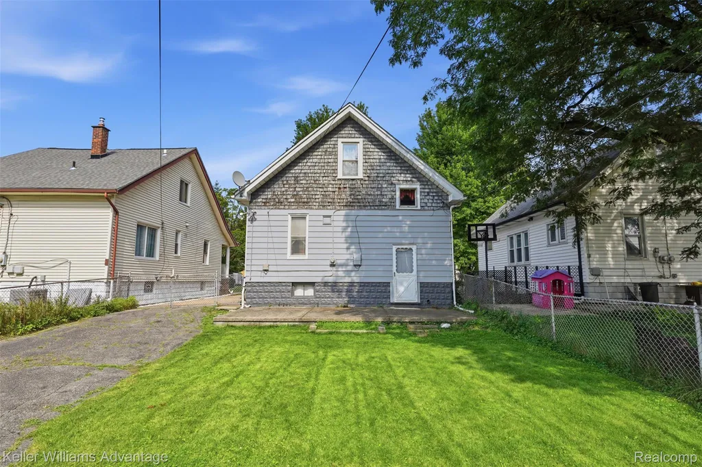 4218 Huron Street Dearborn Heights City MI 48125