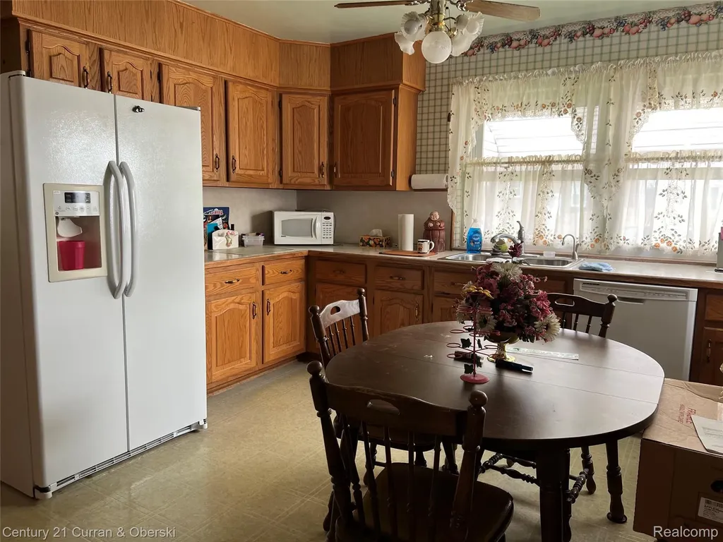 12024 Barberry Street Southgate City MI 48195