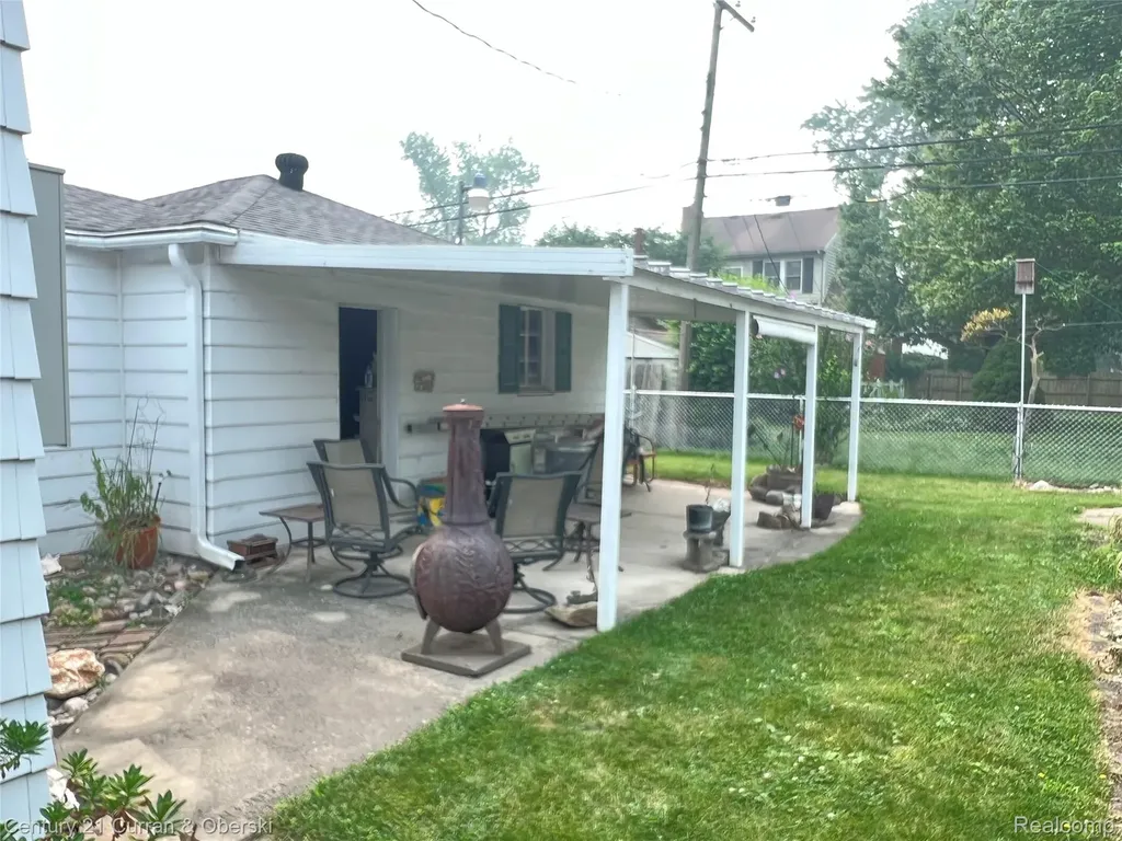 12024 Barberry Street Southgate City MI 48195