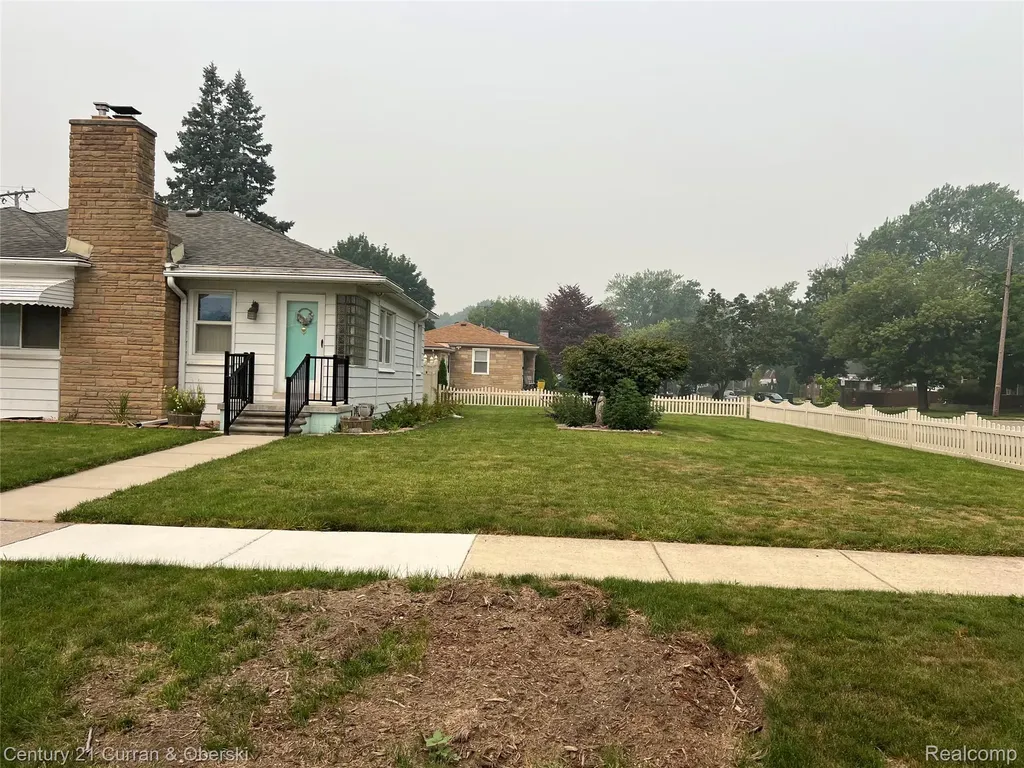 12024 Barberry Street Southgate City MI 48195