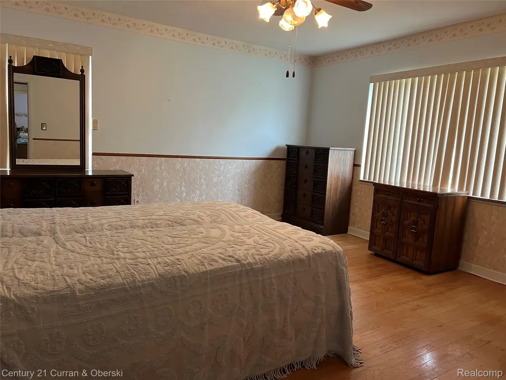 12024 Barberry Street Southgate City MI 48195