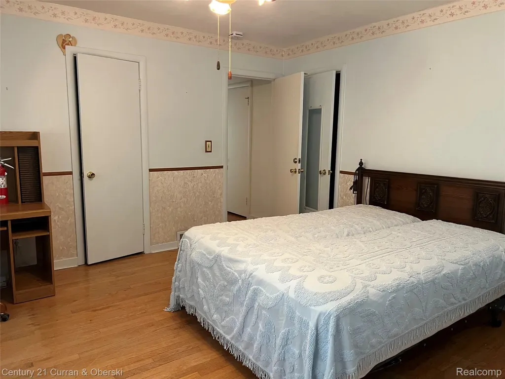 12024 Barberry Street Southgate City MI 48195