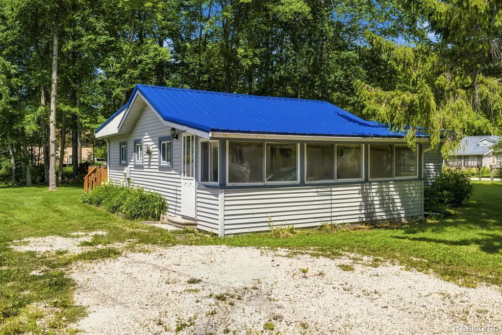 7496 Forest Drive Worth Township MI 48450