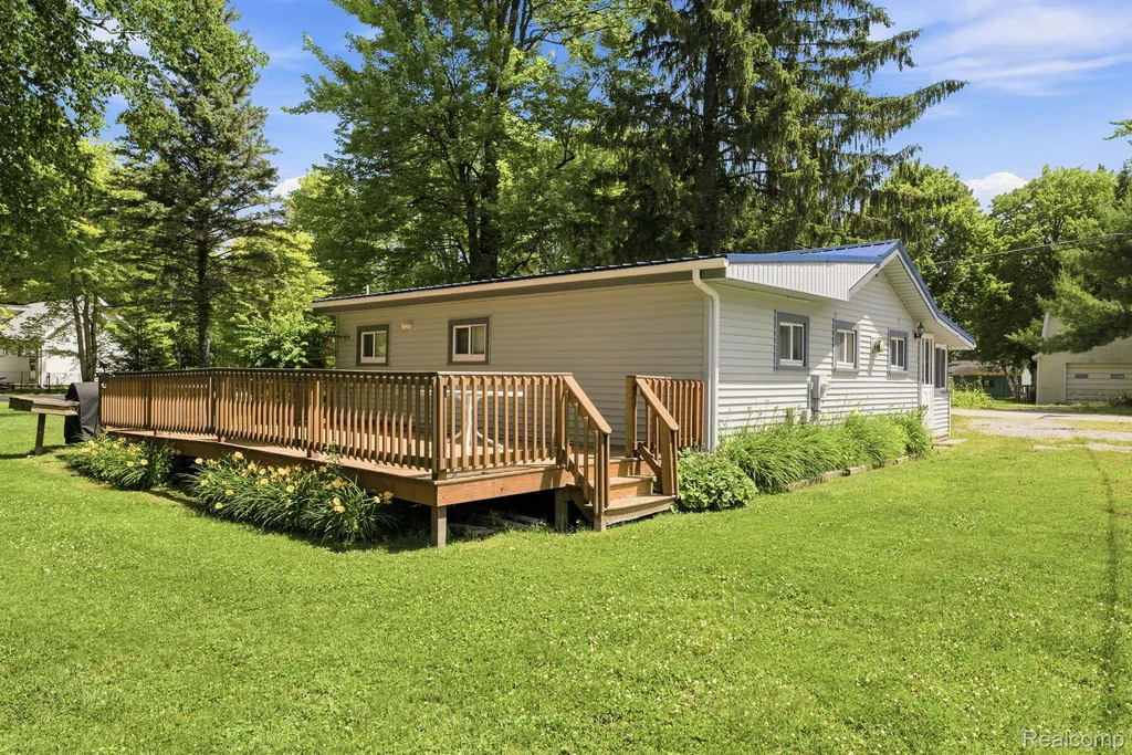 7496 Forest Drive Worth Township MI 48450