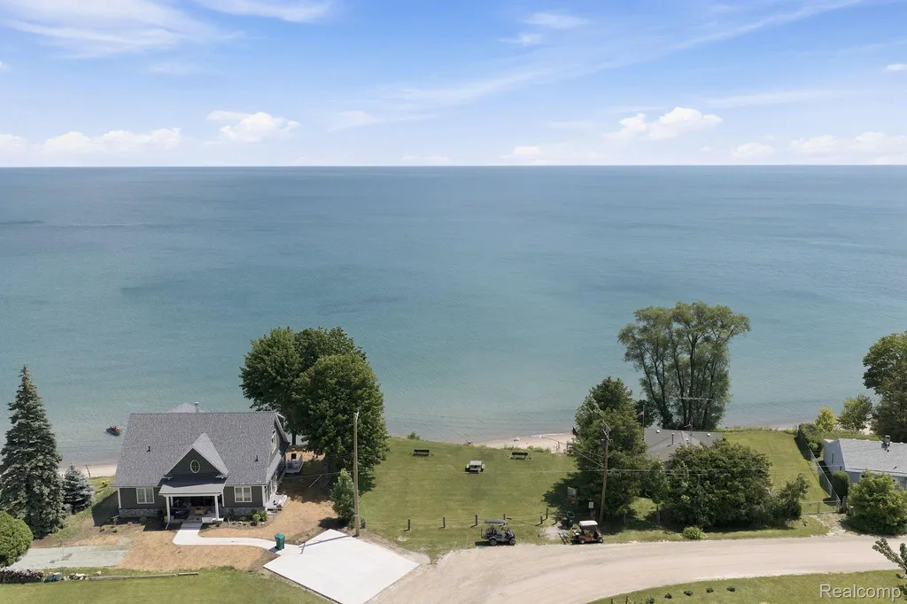 7496 Forest Drive Worth Township MI 48450