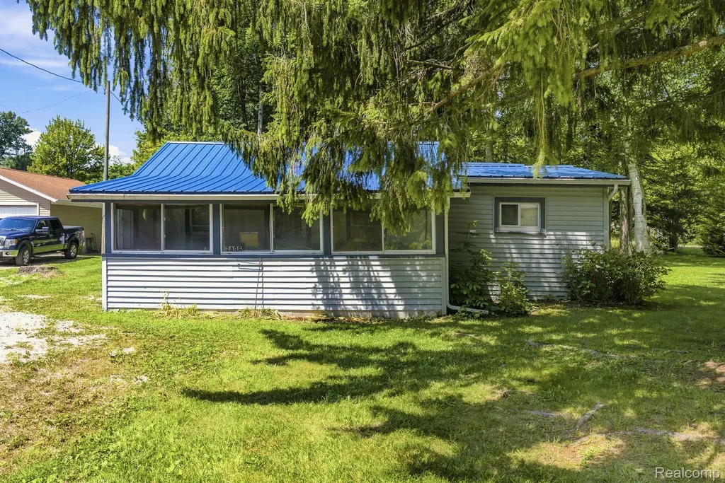 7496 Forest Drive Worth Township MI 48450