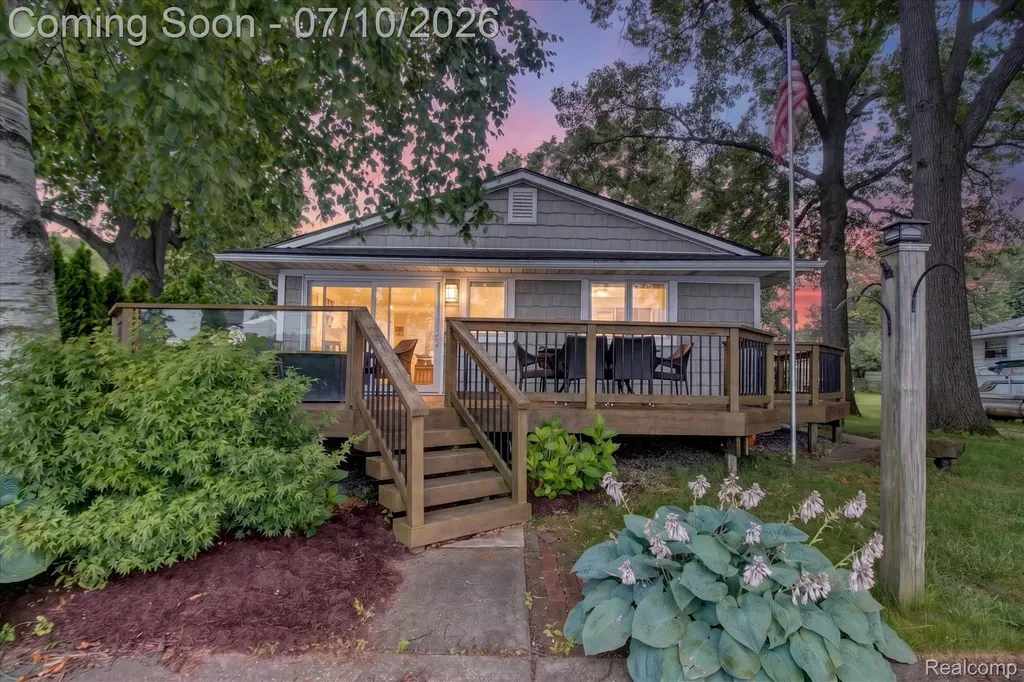 35 N Hulbert Street White Lake Charter Township MI 48386