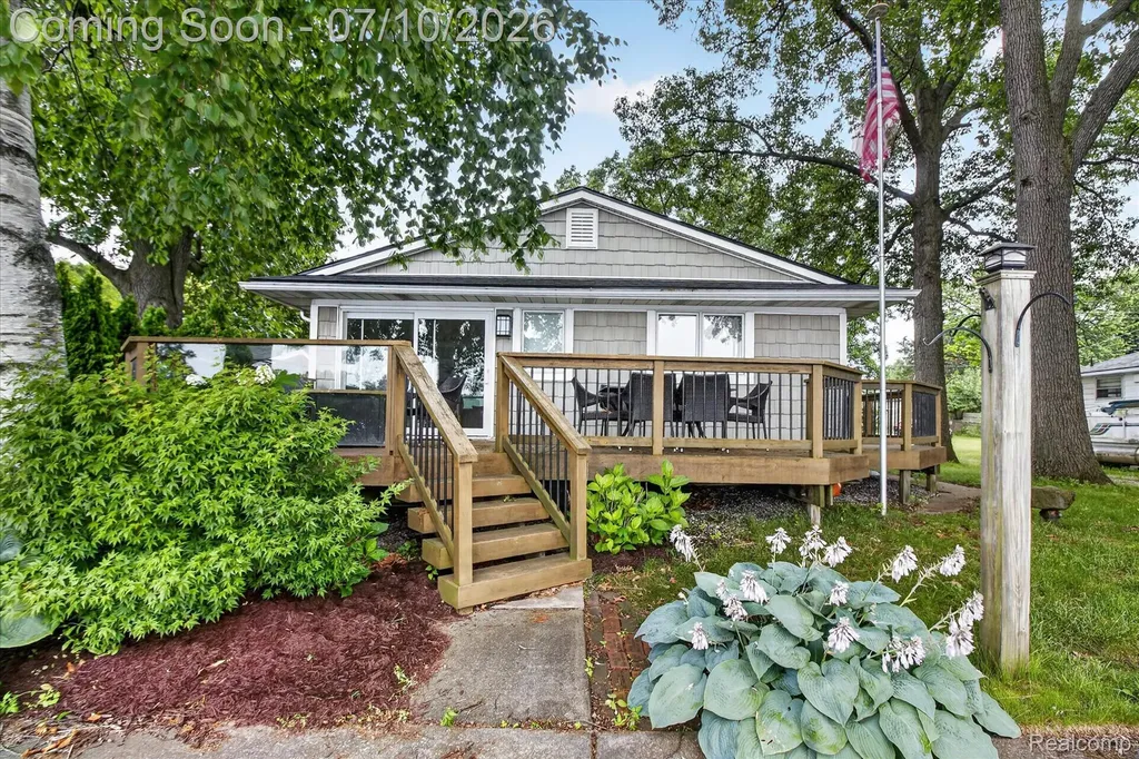 35 N Hulbert Street White Lake Charter Township MI 48386