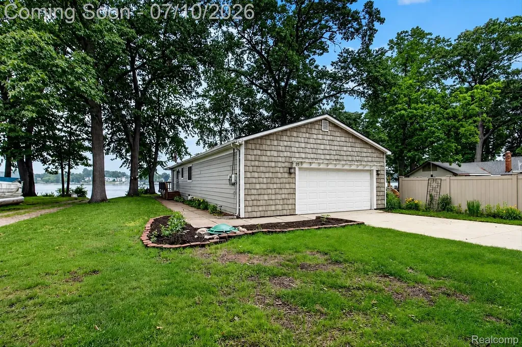 35 N Hulbert Street White Lake Charter Township MI 48386