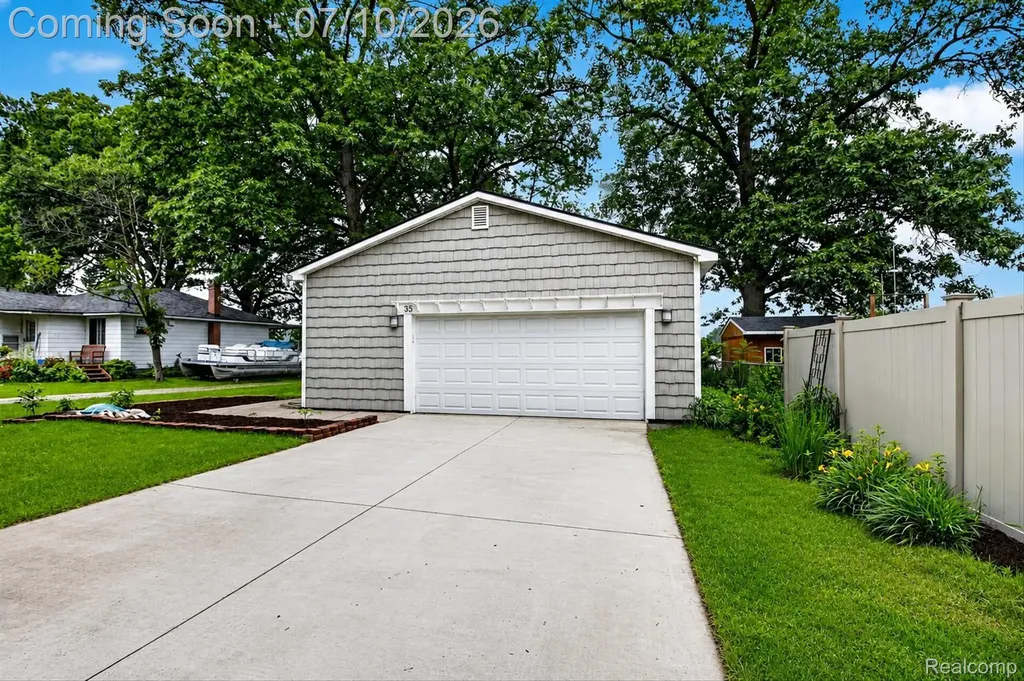 35 N Hulbert Street White Lake Charter Township MI 48386