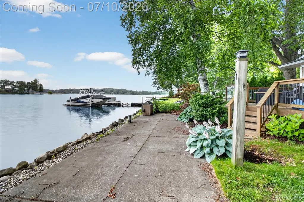 35 N Hulbert Street White Lake Charter Township MI 48386