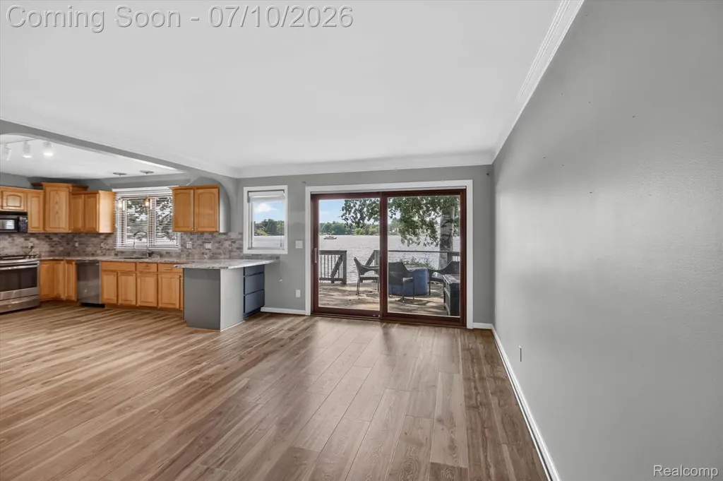 35 N Hulbert Street White Lake Charter Township MI 48386